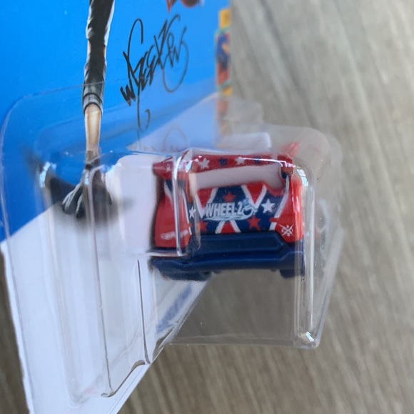 Hot Wheels Red Wheel Chair Vehicle 2024 New WheelChair Hotwheels Toy - Picture 3 of 5